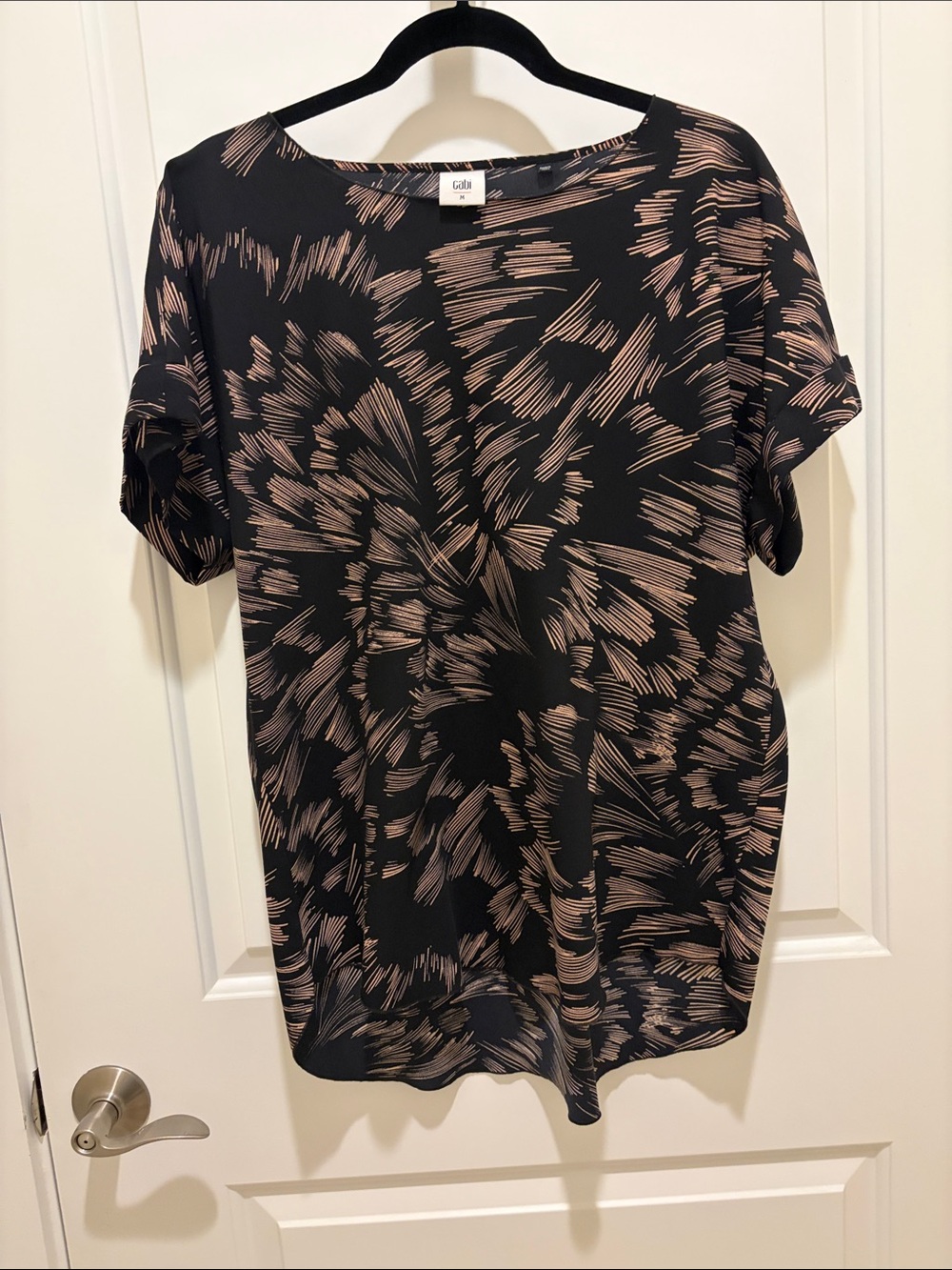 Cabi Black & Tan Brushstroke Short Sleeve Top